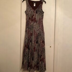 Jones New York Women Maroon and Black Patterned Sleeveless 100% Silk Maxi Dress